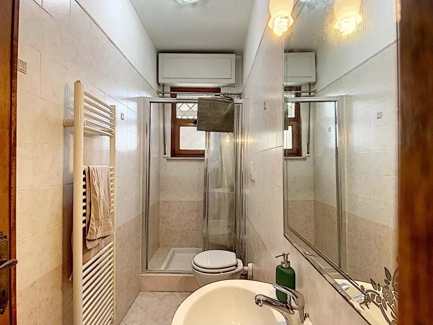 Immagine 10 di Villetta a schiera in vendita  a Viareggio