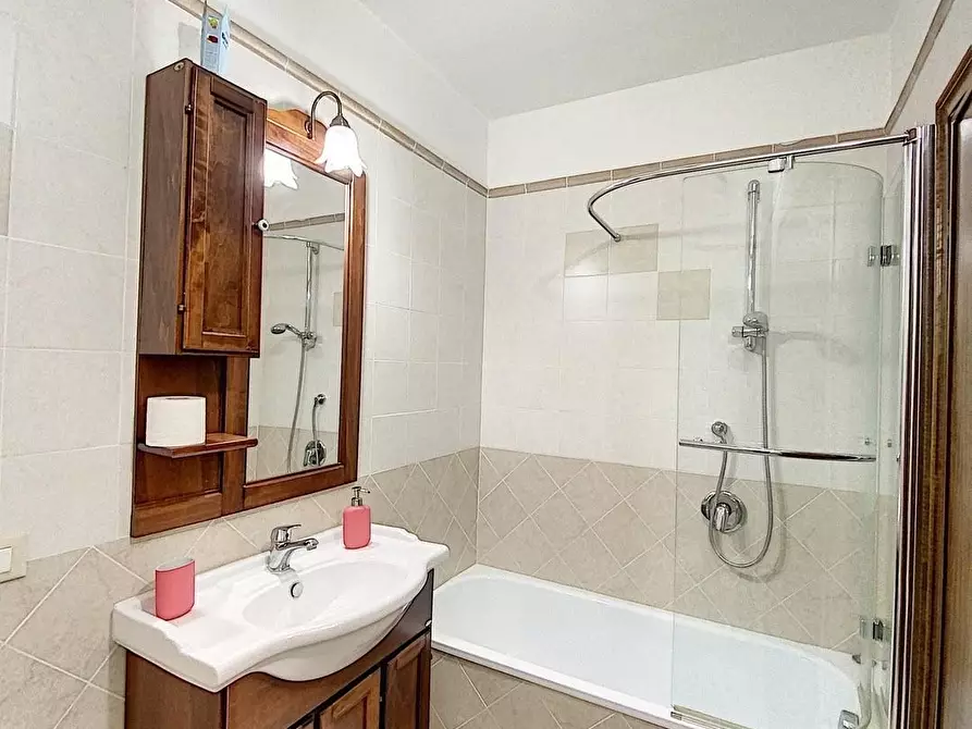 Immagine 3 di Villetta a schiera in vendita  a Viareggio