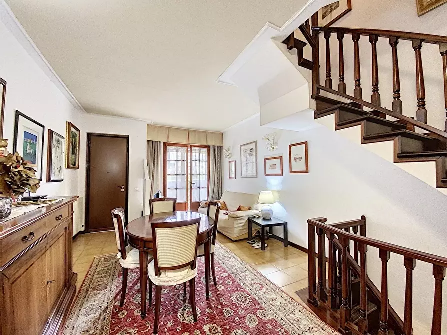 Immagine 12 di Villetta a schiera in vendita  a Viareggio