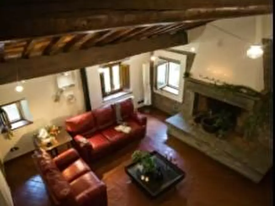 Immagine 26 di Casa colonica in vendita  a Vinci