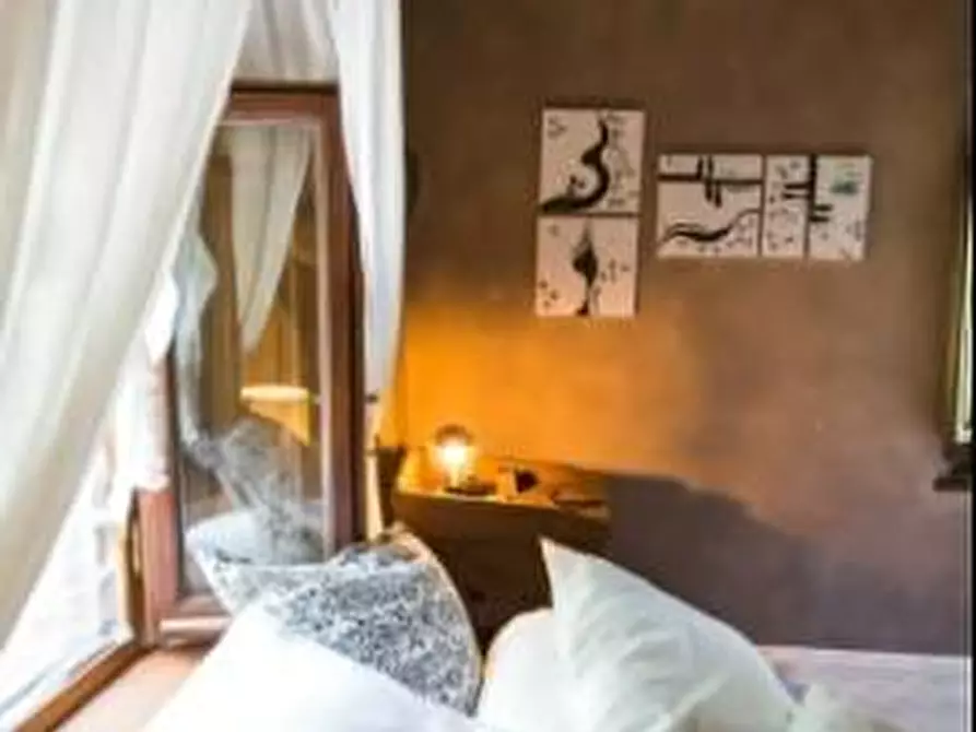 Immagine 27 di Casa colonica in vendita  a Vinci