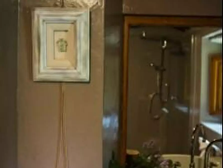 Immagine 30 di Casa colonica in vendita  a Vinci