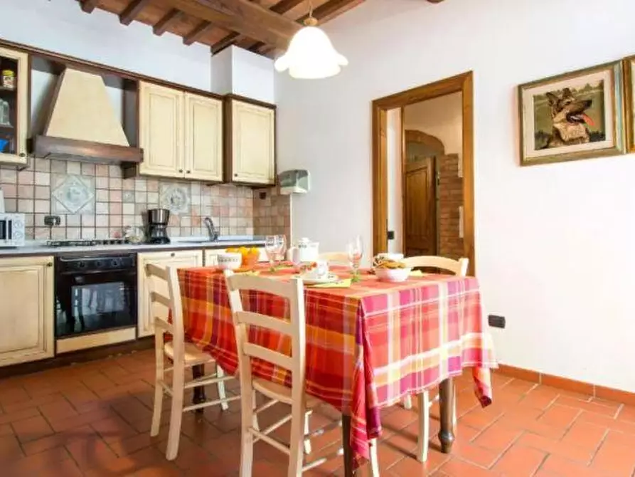 Immagine 10 di Villa in vendita  a Pontedera