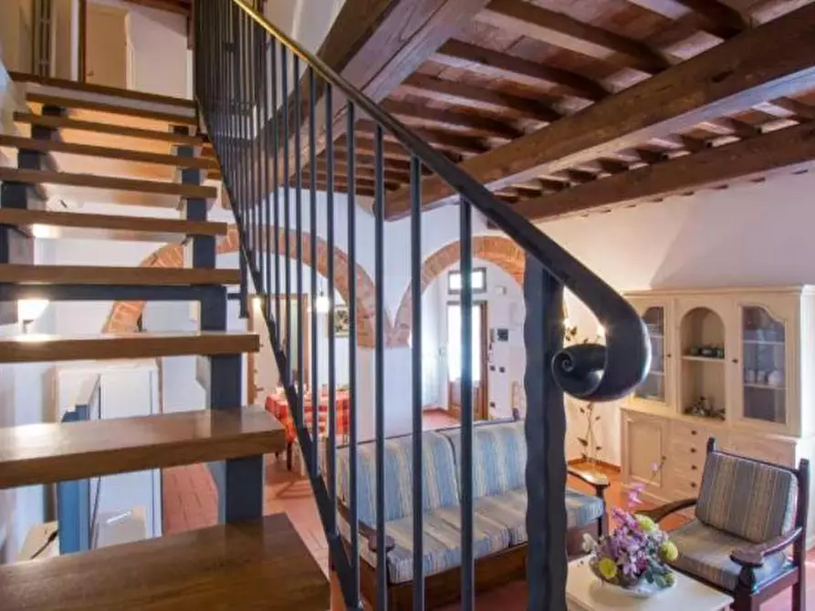 Immagine 7 di Villa in vendita  a Pontedera