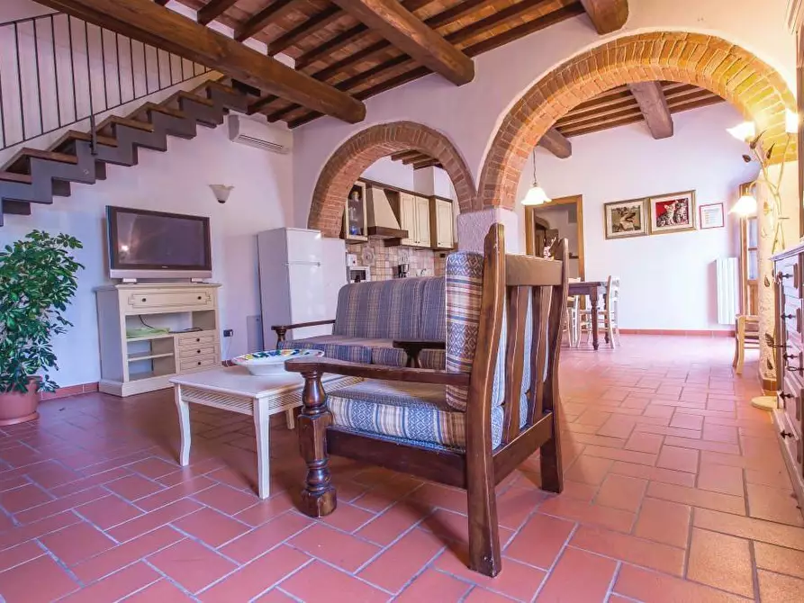 Immagine 6 di Villa in vendita  a Pontedera