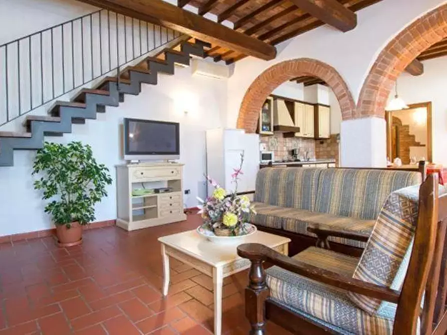 Immagine 31 di Agriturismo in vendita  a Pontedera