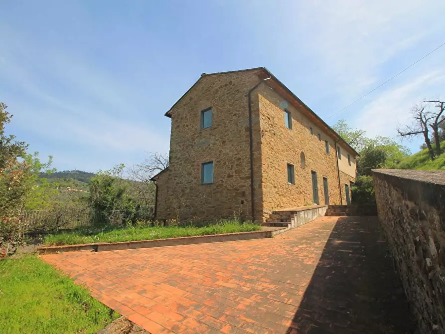 Immagine 23 di Casa colonica in vendita  a Vinci