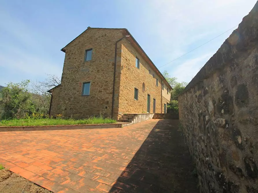 Immagine 22 di Casa colonica in vendita  a Vinci