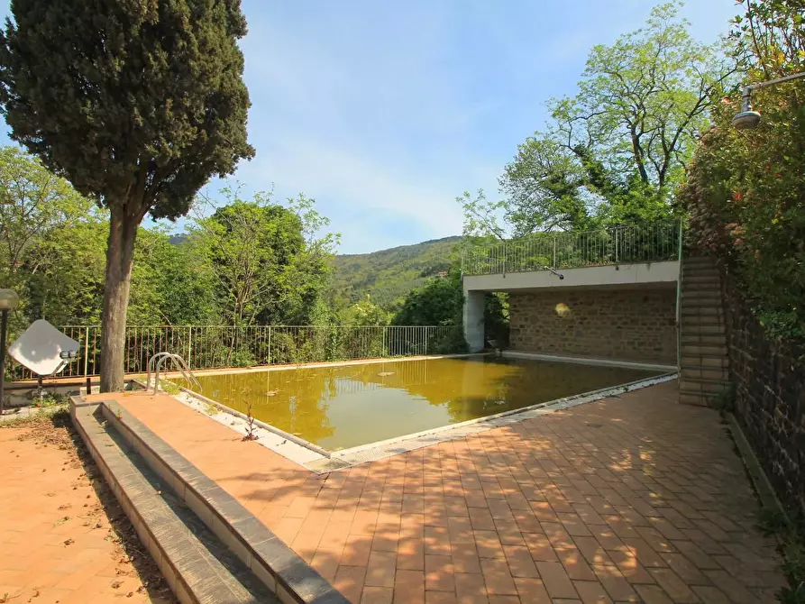 Immagine 30 di Casa colonica in vendita  a Vinci