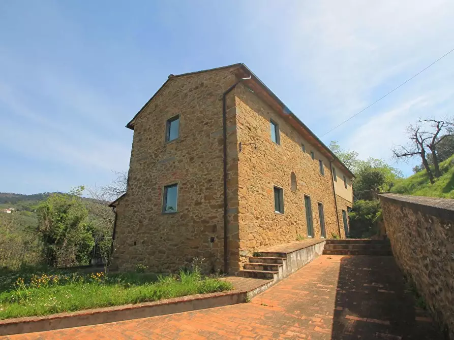 Immagine 24 di Casa colonica in vendita  a Vinci