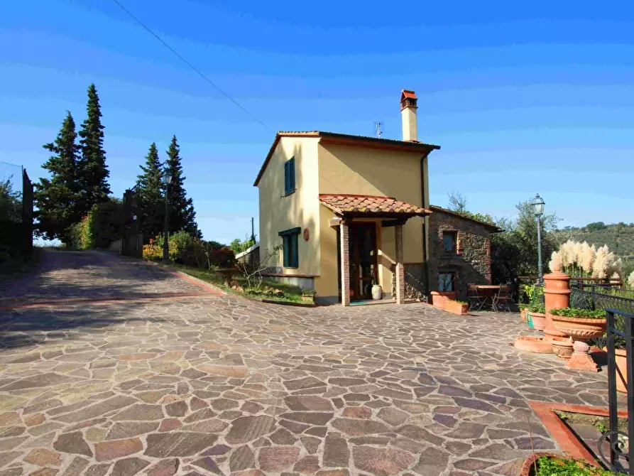 Immagine 26 di Casa colonica in vendita  a Vinci