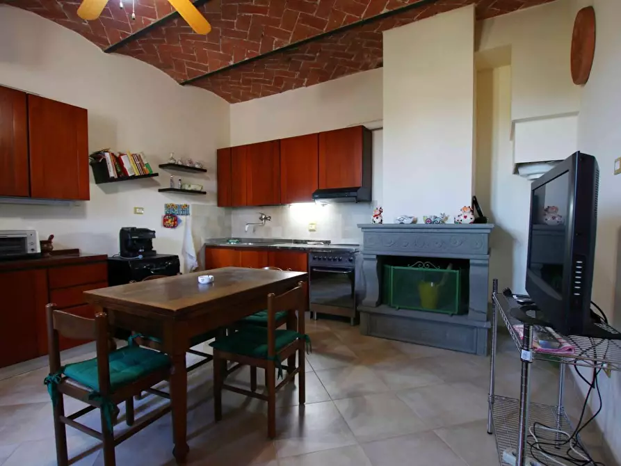 Immagine 27 di Casa colonica in vendita  a Vinci