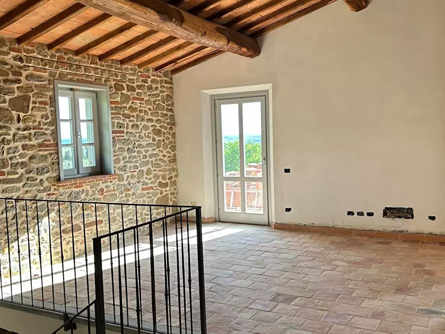 Immagine 24 di Casa colonica in vendita  a Vinci
