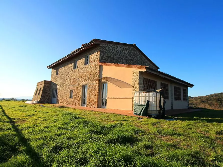 Immagine 11 di Casa colonica in vendita  a Vinci