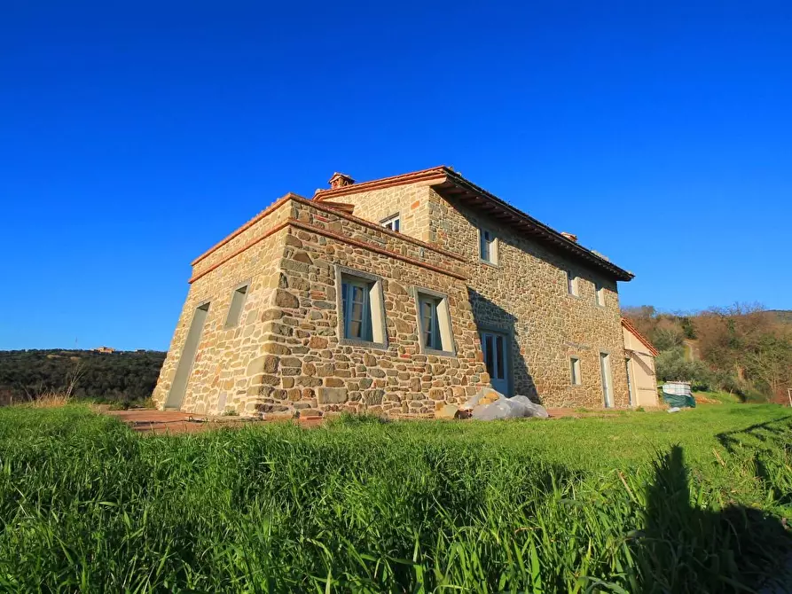 Immagine 17 di Casa colonica in vendita  a Vinci