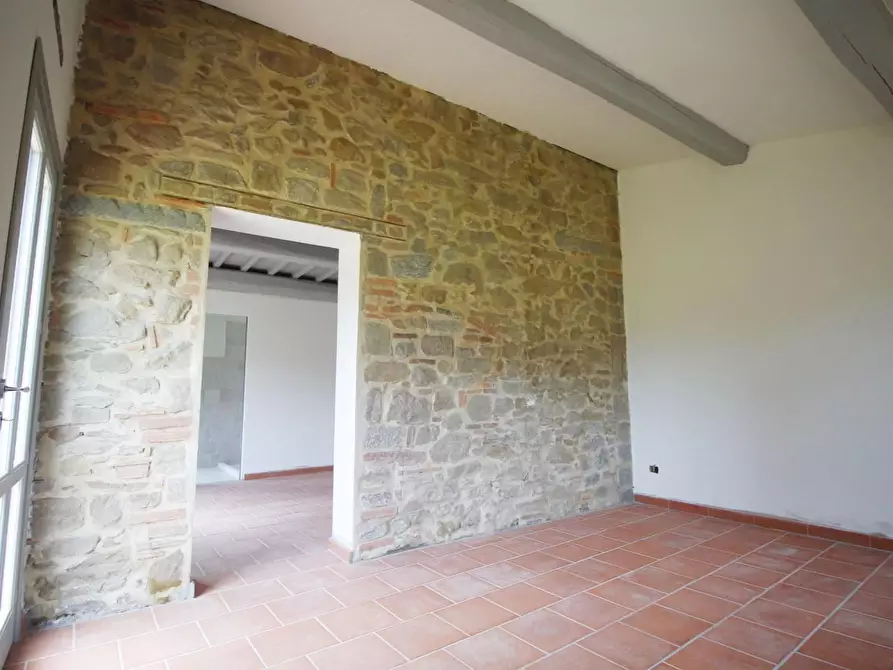 Immagine 38 di Casa colonica in vendita  a Vinci