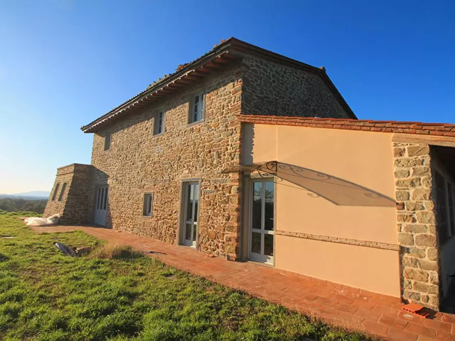 Immagine 2 di Casa colonica in vendita  a Vinci