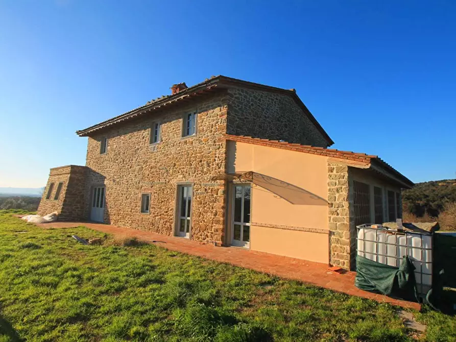 Immagine 9 di Casa colonica in vendita  a Vinci