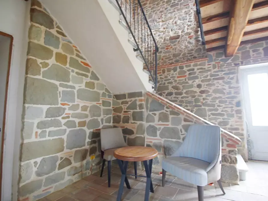 Immagine 28 di Casa colonica in vendita  a Vinci