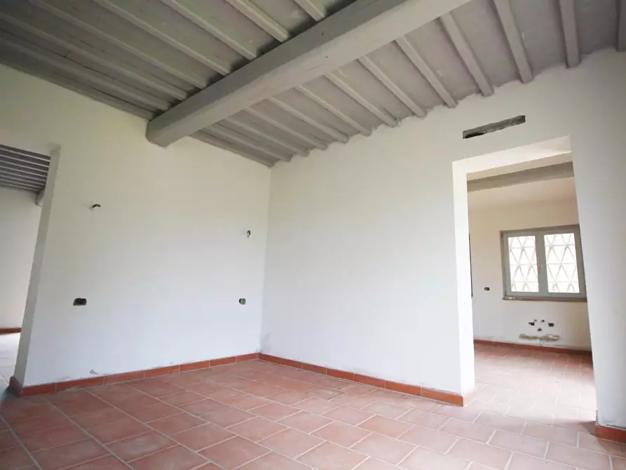 Immagine 37 di Casa colonica in vendita  a Vinci