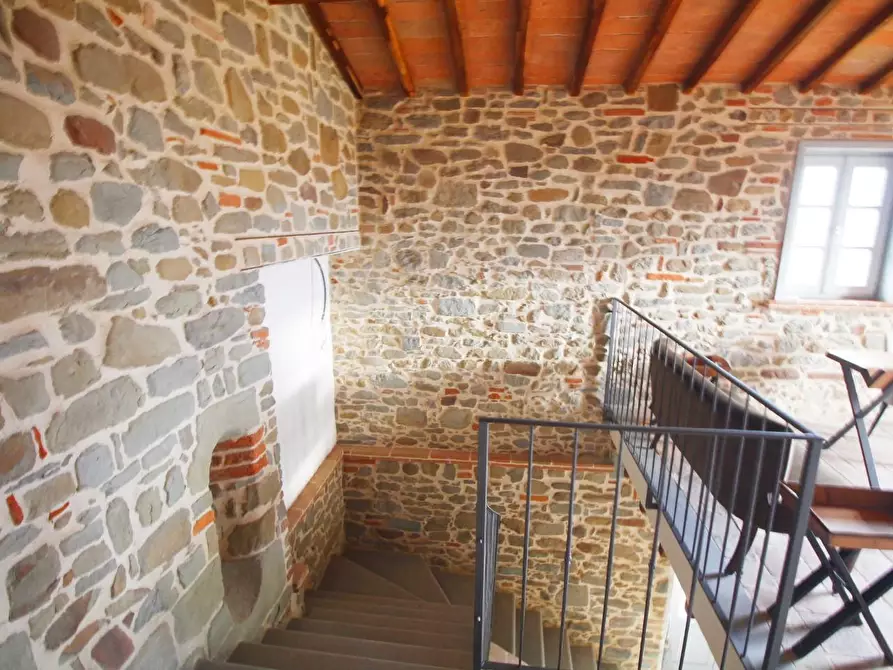 Immagine 33 di Casa colonica in vendita  a Vinci