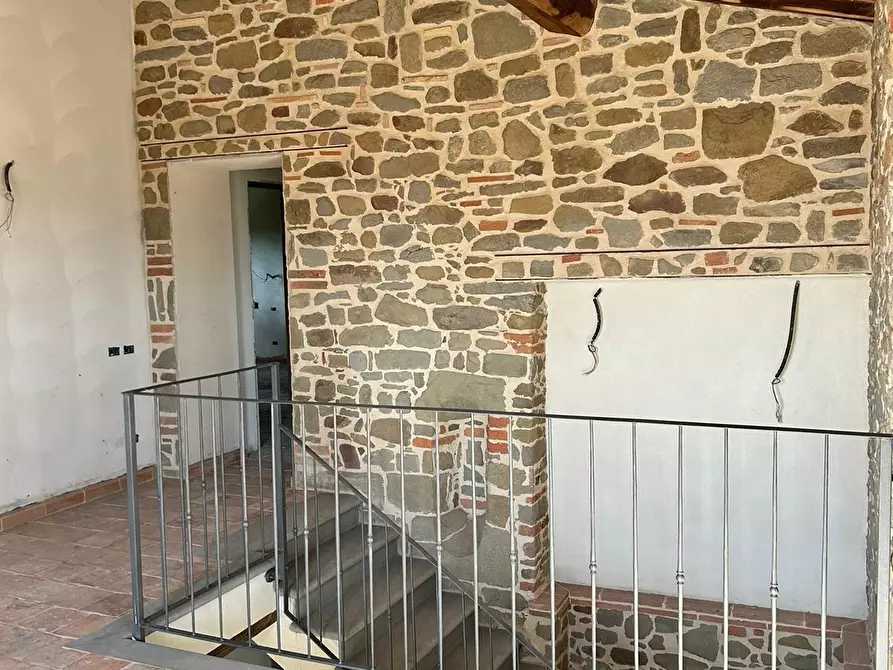 Immagine 23 di Casa colonica in vendita  a Vinci