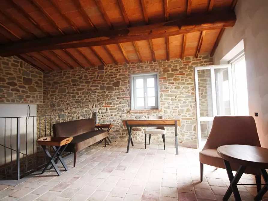 Immagine 30 di Casa colonica in vendita  a Vinci