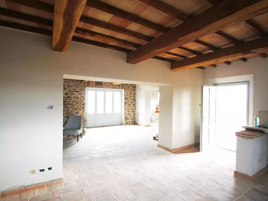 Immagine 26 di Casa colonica in vendita  a Vinci