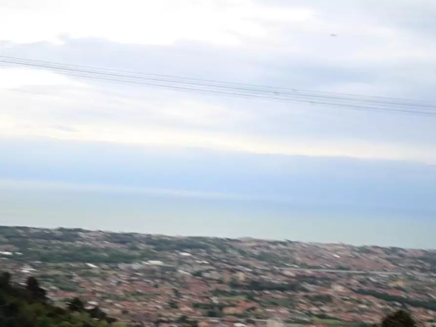 Immagine 10 di Casa colonica in vendita  a Massa