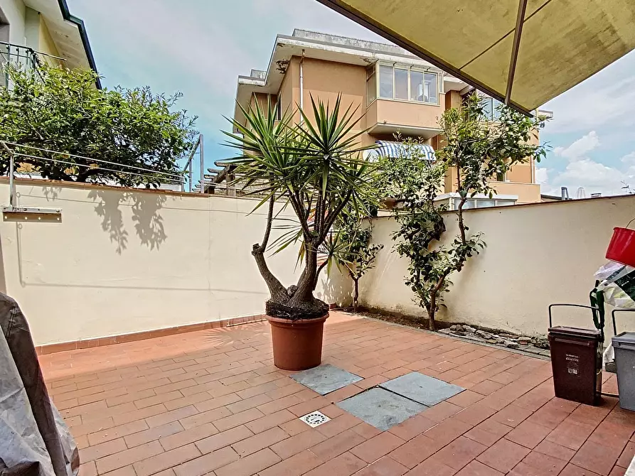 Immagine 6 di Villetta a schiera in vendita  a Viareggio