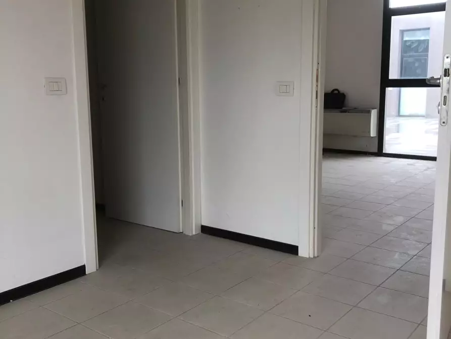 Immagine 6 di Ufficio in vendita  a Altopascio