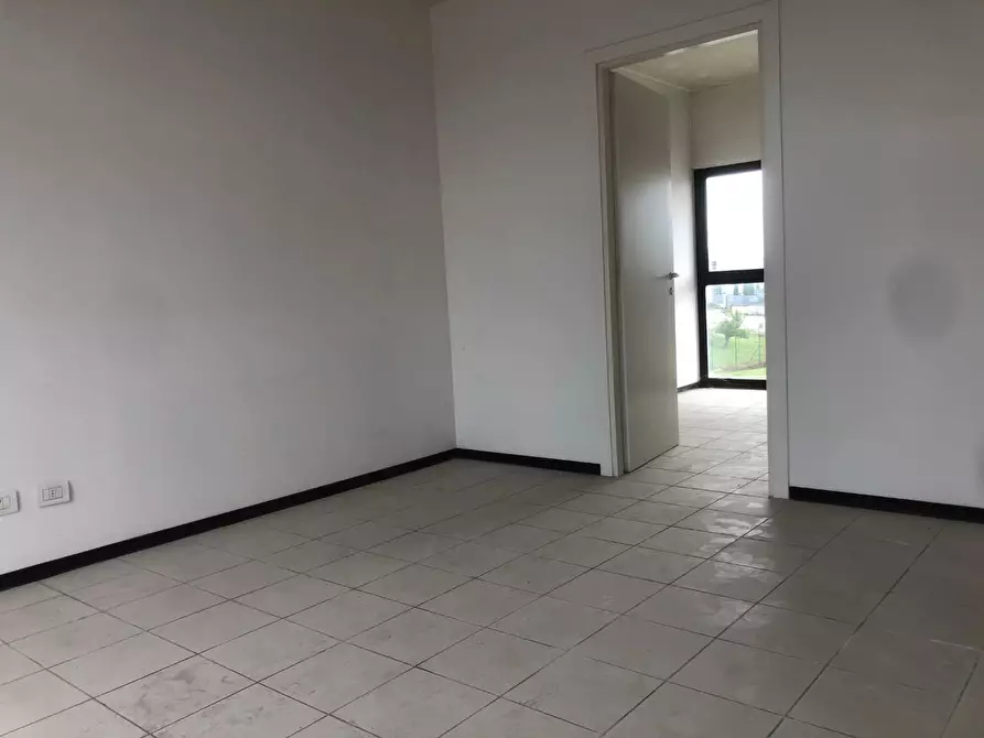 Immagine 7 di Ufficio in vendita  a Altopascio