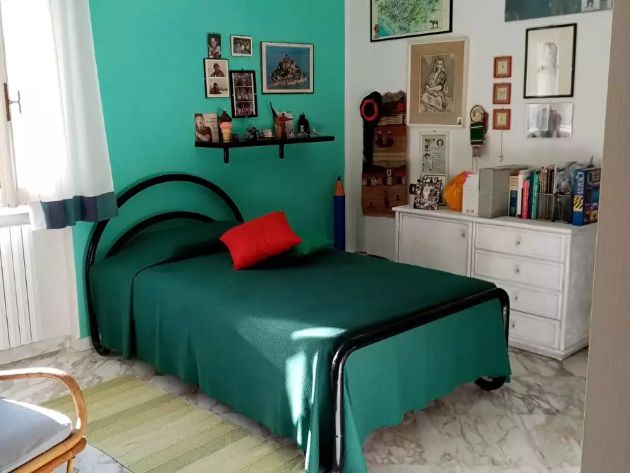 Immagine 17 di Villa in vendita  a Carrara