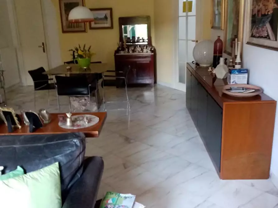 Immagine 13 di Villa in vendita  a Carrara