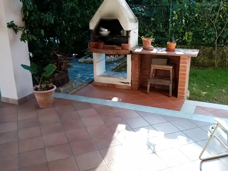 Immagine 30 di Villa in vendita  a Carrara