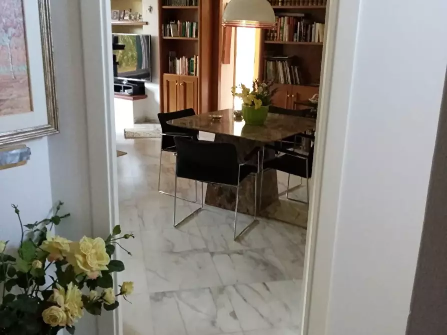 Immagine 15 di Villa in vendita  a Carrara