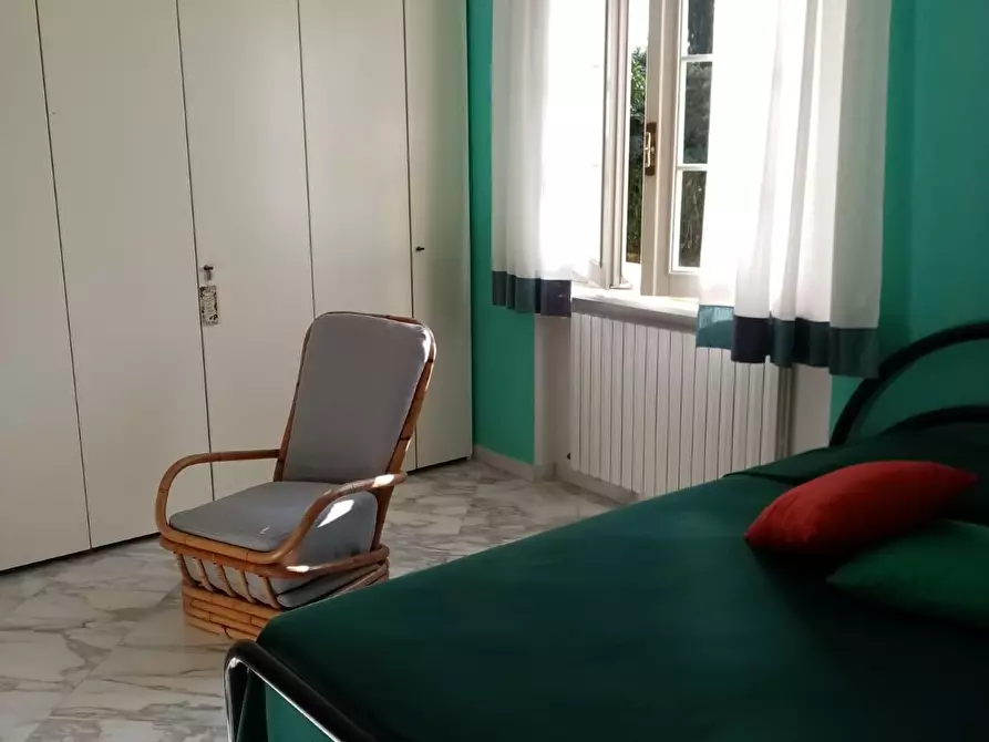 Immagine 16 di Villa in vendita  a Carrara