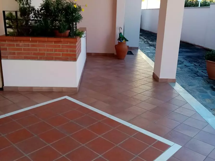 Immagine 2 di Villa in vendita  a Carrara