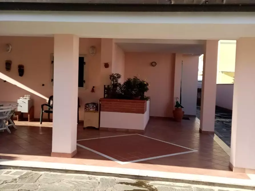 Immagine 4 di Villa in vendita  a Carrara