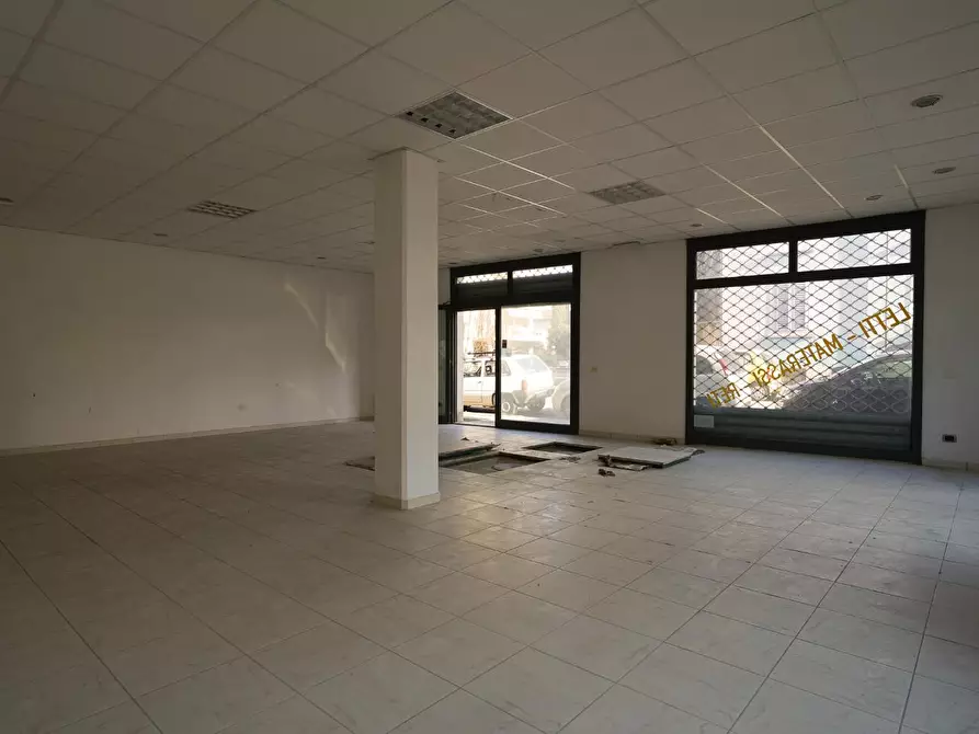 Immagine 4 di Locale commerciale in affitto  a Empoli