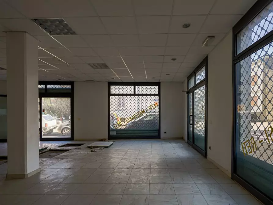 Immagine 5 di Locale commerciale in affitto  a Empoli