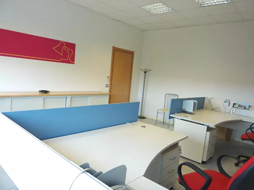 Immagine 2 di Ufficio in affitto  a Empoli