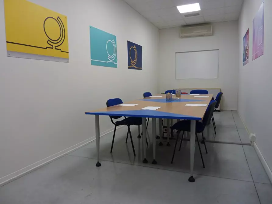 Immagine 12 di Ufficio in affitto  a Empoli