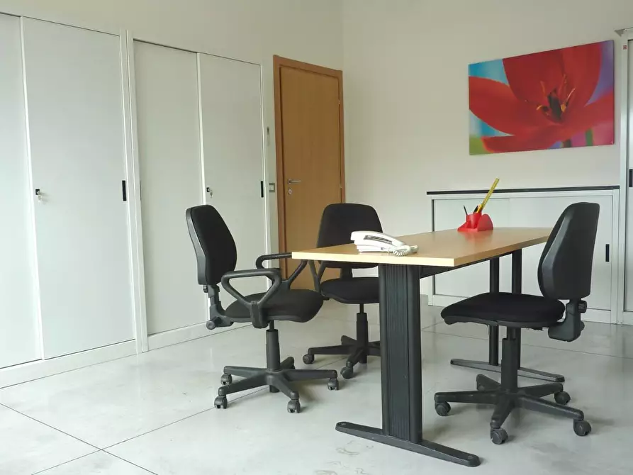 Immagine 9 di Ufficio in affitto  a Empoli