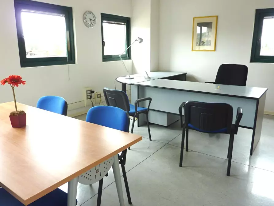Immagine 3 di Ufficio in affitto  a Empoli