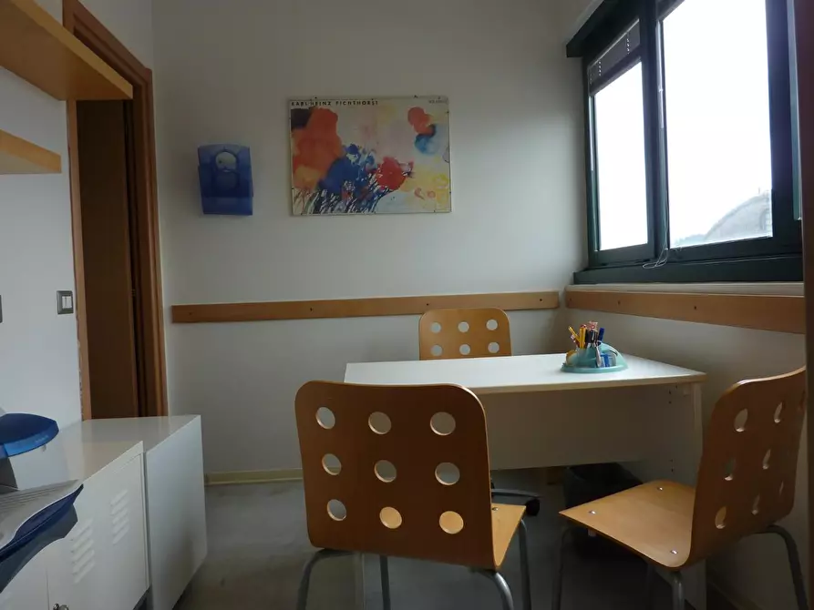 Immagine 6 di Ufficio in affitto  a Empoli