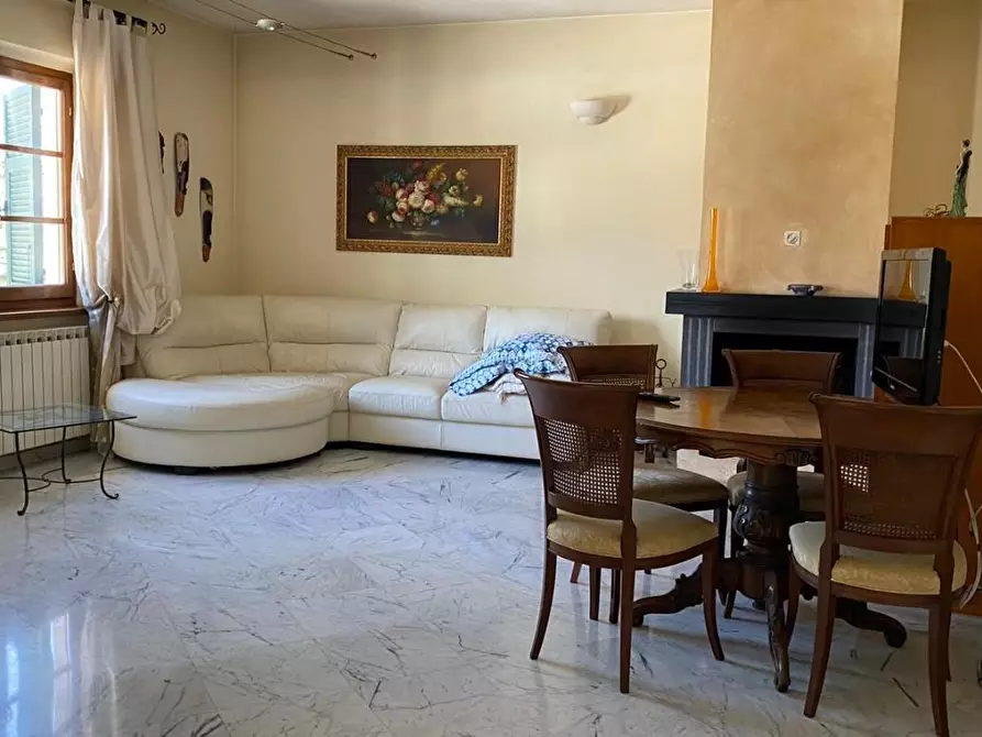 Immagine 3 di Villa in vendita  a Carrara