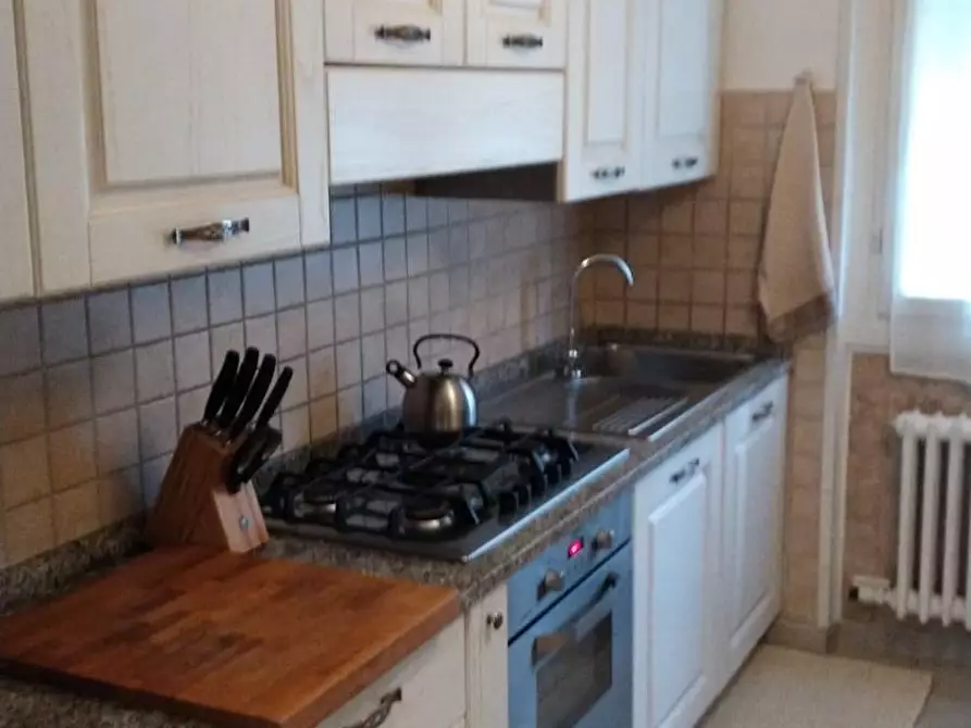 Immagine 2 di Appartamento in vendita  a Massa