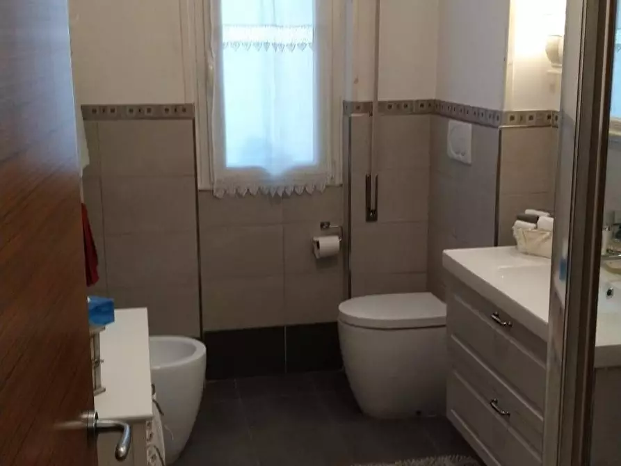 Immagine 6 di Appartamento in vendita  a Massa