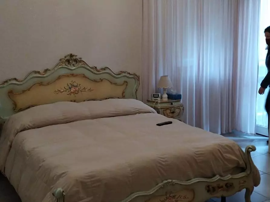 Immagine 10 di Appartamento in vendita  a Massa